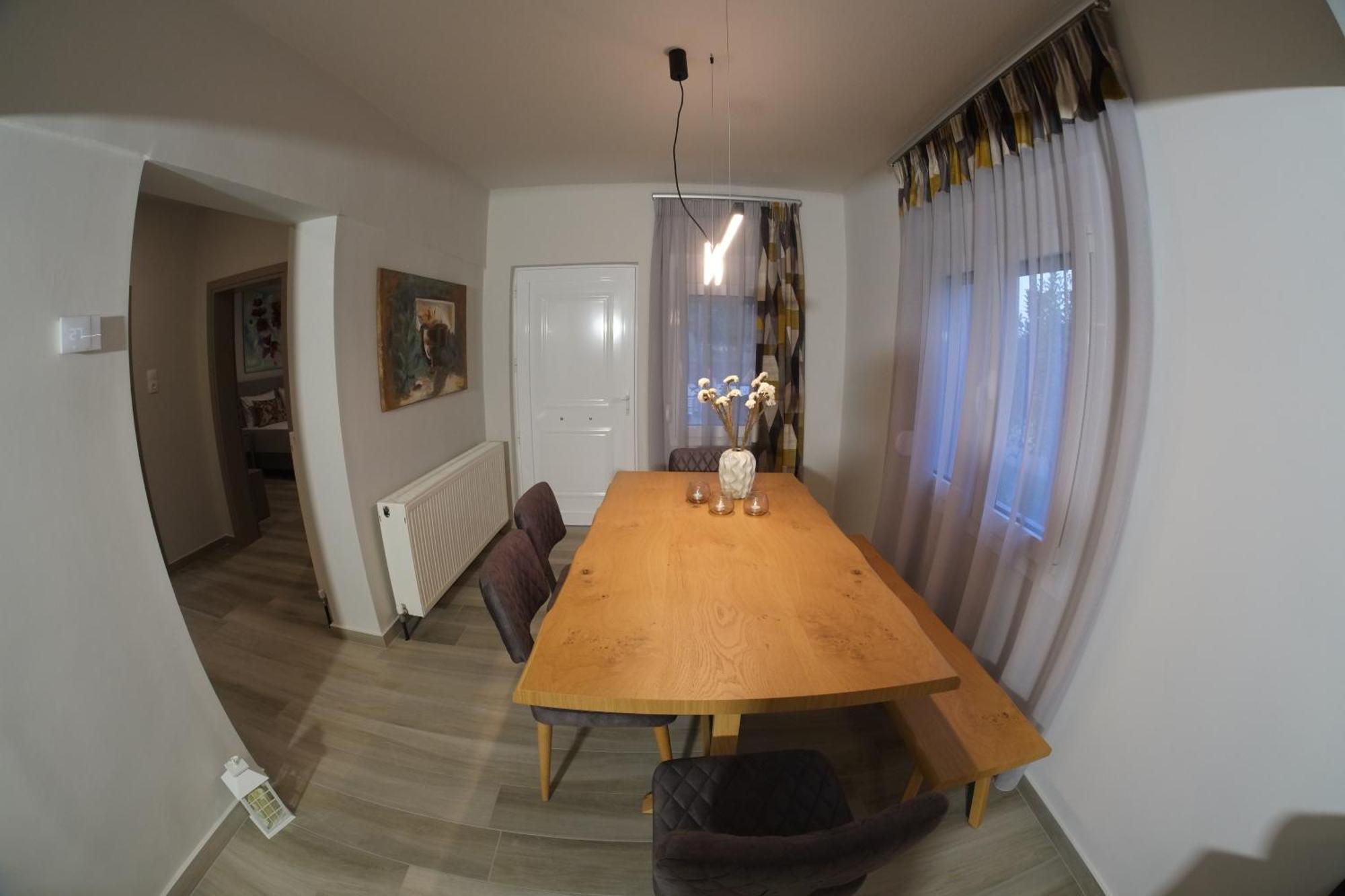 Eytyxia House Holiday home