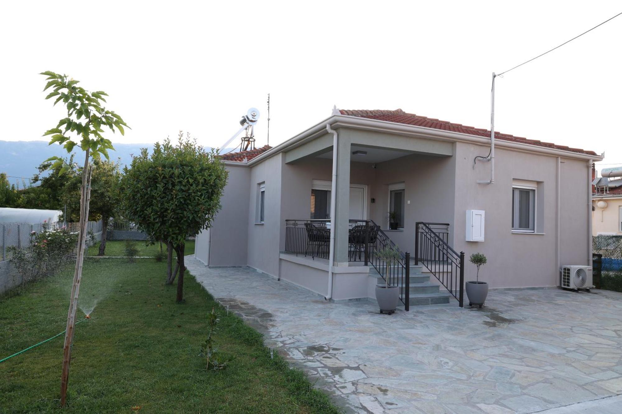 Holiday home Eytyxia House *