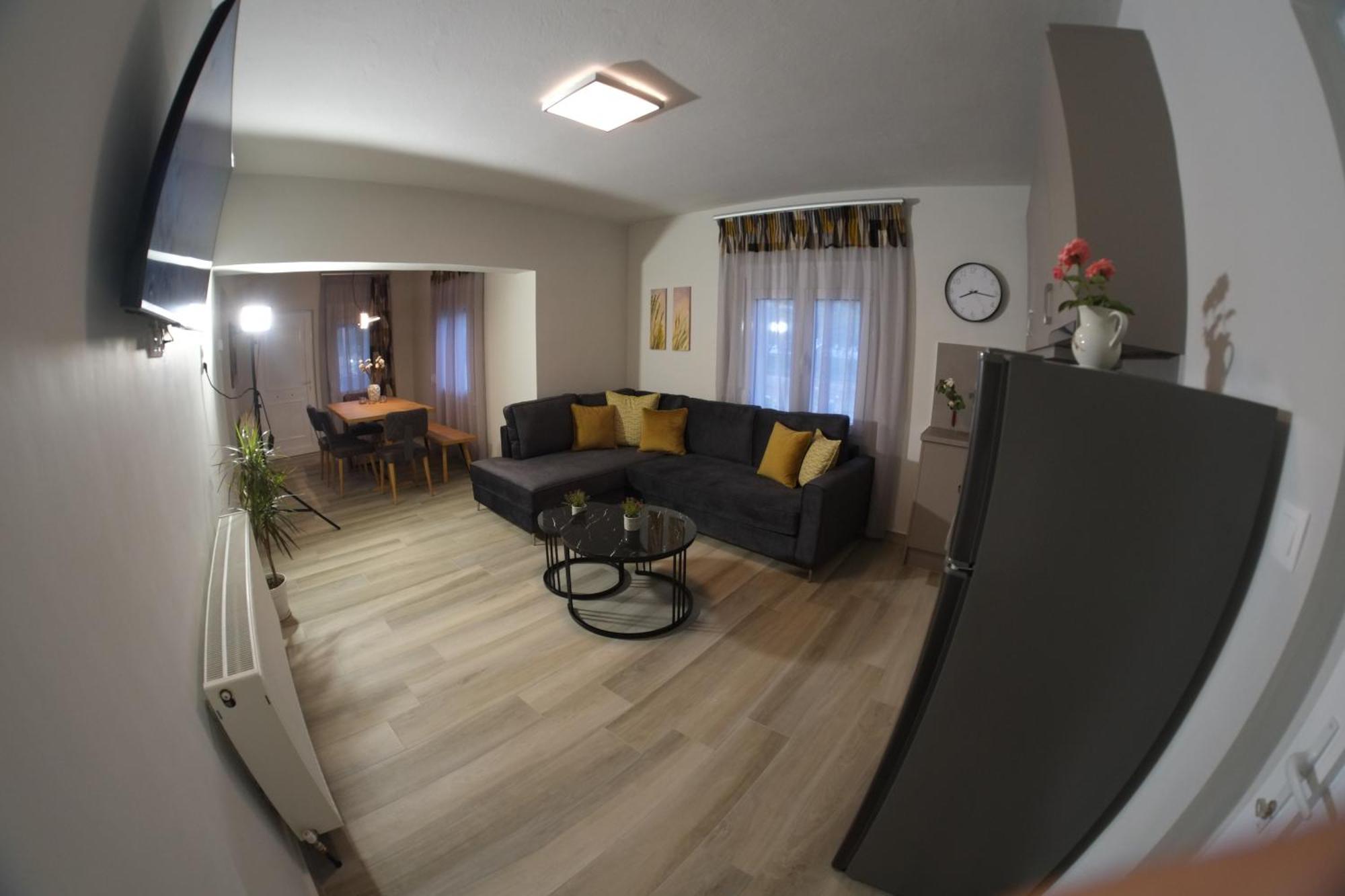 Holiday home Eytyxia House *