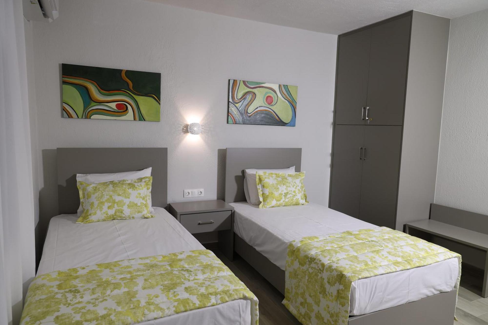 Eytyxia House Megarchi